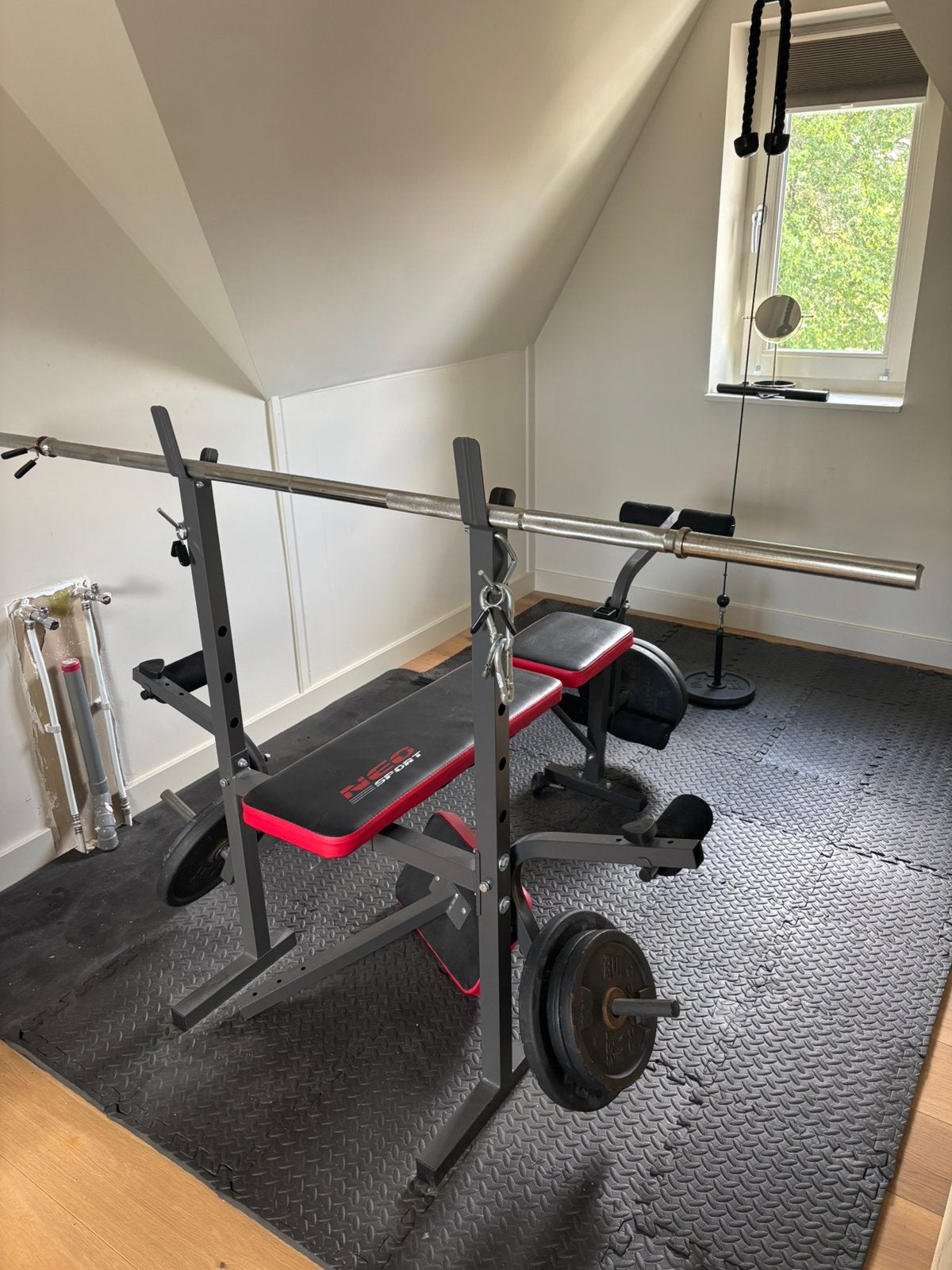Bench press en kabelsysteem met gewichten, Sport en Fitness, Ophalen of Verzenden, Zo goed als nieuw, Fitnessbank