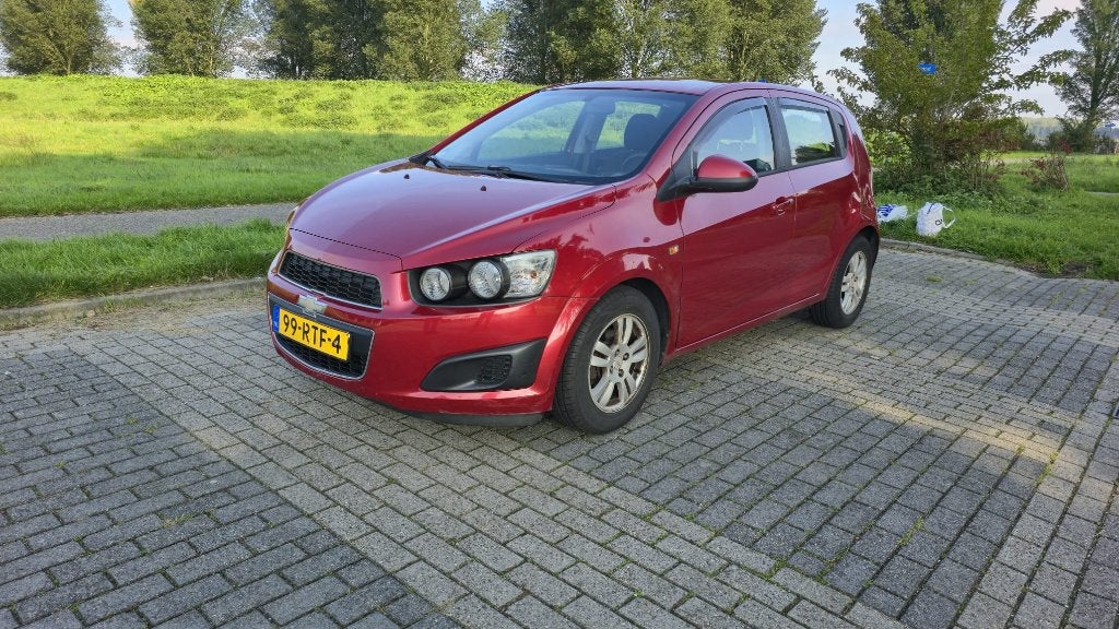 Chevrolet Aveo 1.4 2011 Nieuwe APK Lage KM-stand, Auto's, Voorwielaandrijving, Euro 5, 4 cilinders, 100 pk