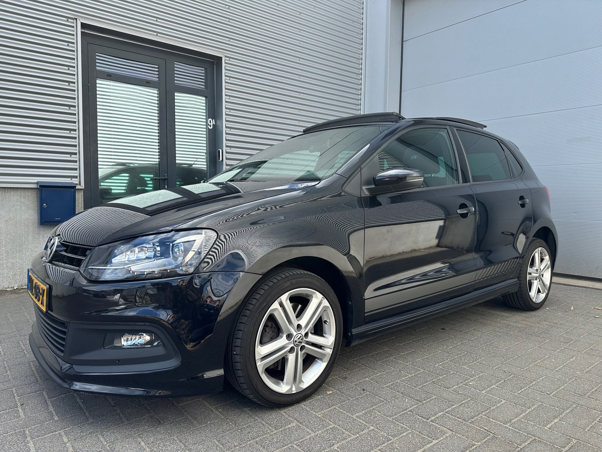 Volkswagen POLO 1.2 TSI Highline |3x Rline|Pano|Cruise|Stoel, Voorwielaandrijving, Euro 5, Gebruikt, Zwart
