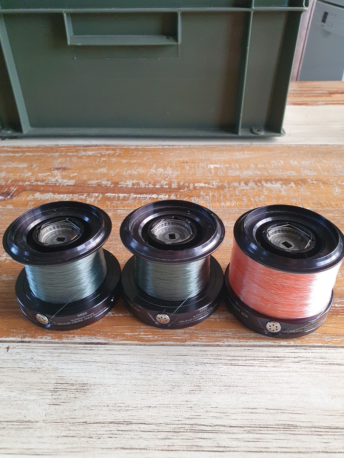 ** 3x daiwa tournament 5500 qda spoelen **, Ophalen of Verzenden, Zo goed als nieuw, Molen
