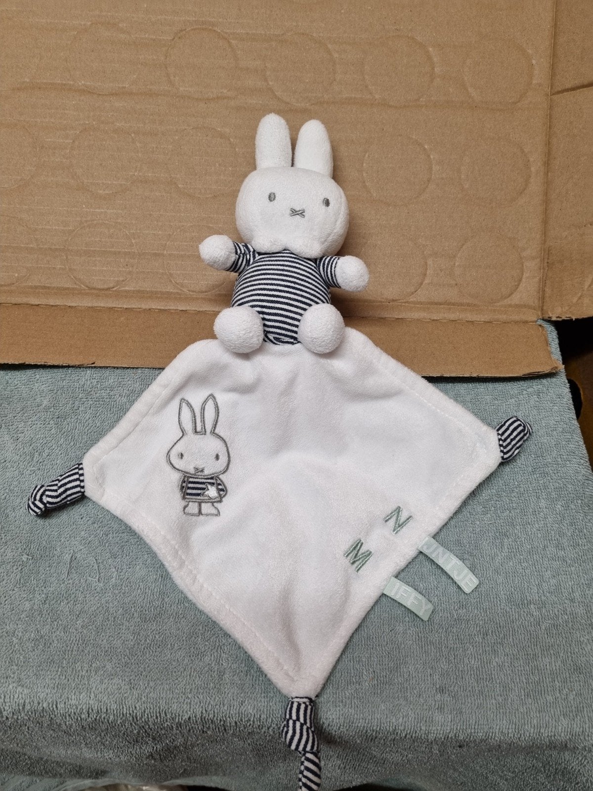 nijntje miffy knuffel doekje nr 19, Ophalen of Verzenden, Konijn