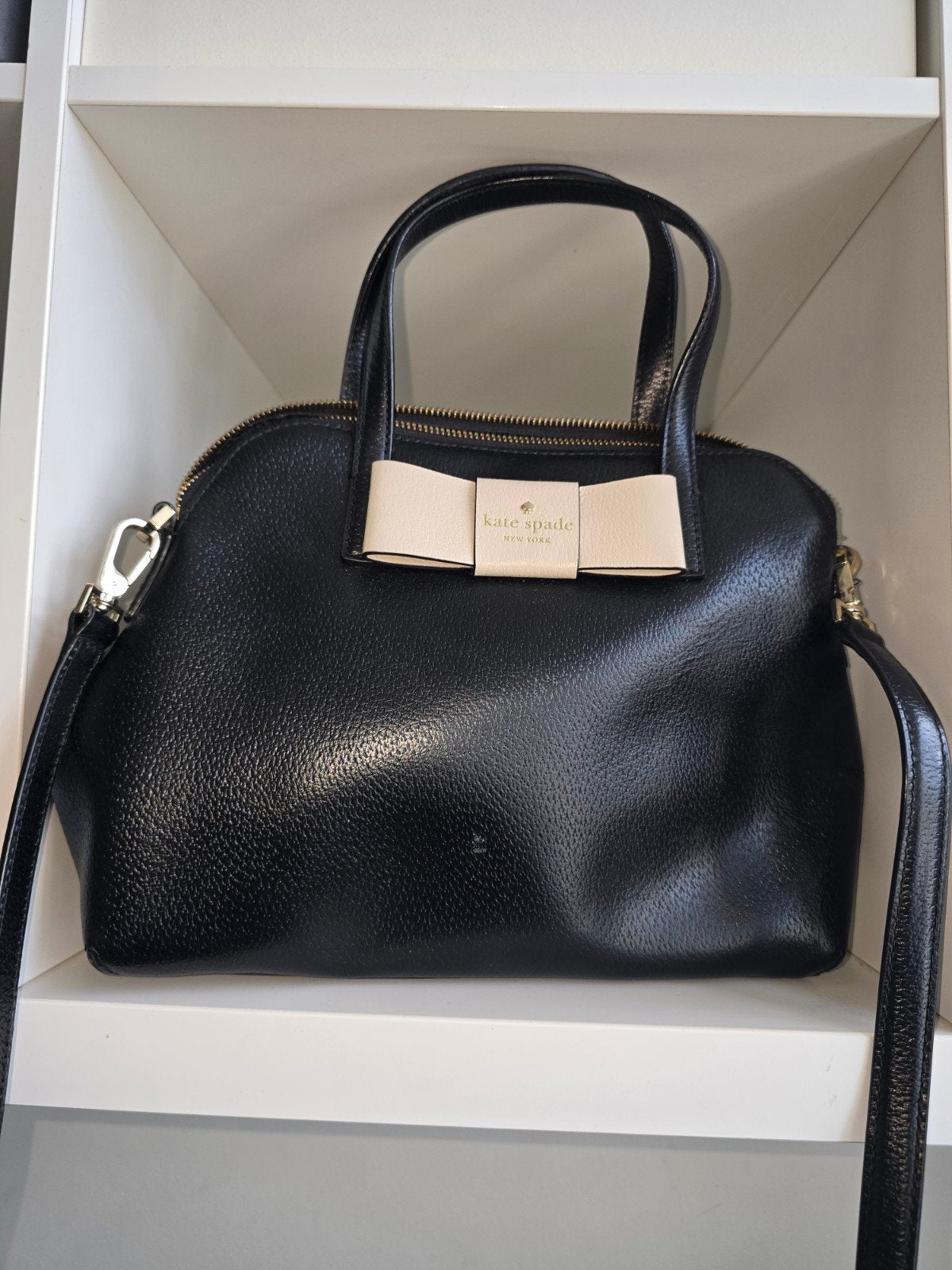 Kate Spade New York Handtas Zwart met Strikje, Sieraden, Tassen en Uiterlijk, Ophalen of Verzenden