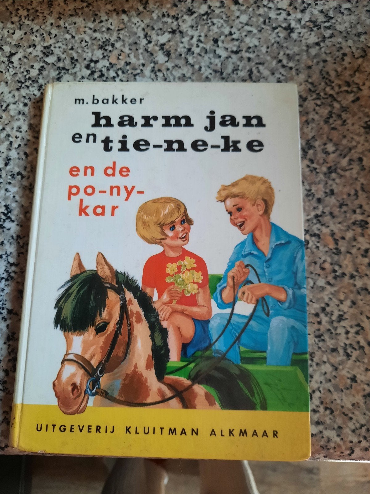 Harm Jan en Tie-ne-ke en de pony-kar - M. Bakker, Boeken, Ophalen of Verzenden, Gelezen, M. Bakker, Fictie algemeen