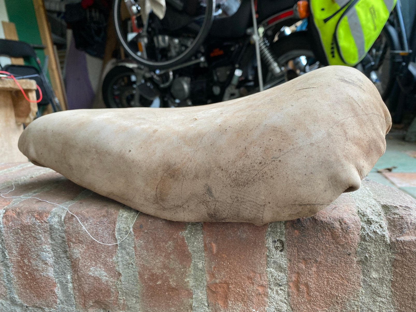 Custom motor zadel, leer met eventueel bevestiging, Ophalen of Verzenden, Zo goed als nieuw