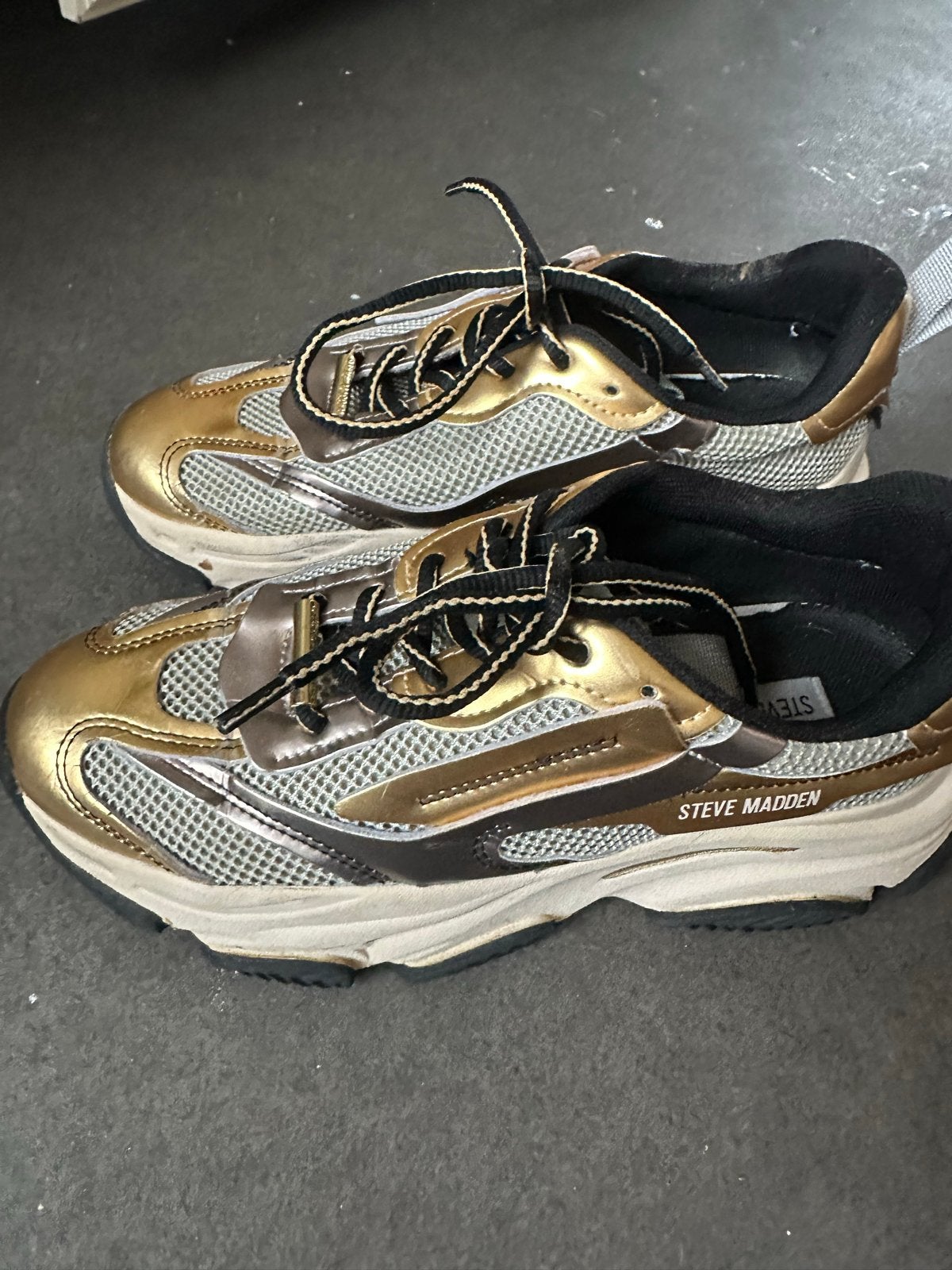 Steve Madden sneakers goud/bruin/ blauuw maat 39, Kleding | Dames, Ophalen of Verzenden, Gedragen, Overige kleuren, Sneakers of Gympen