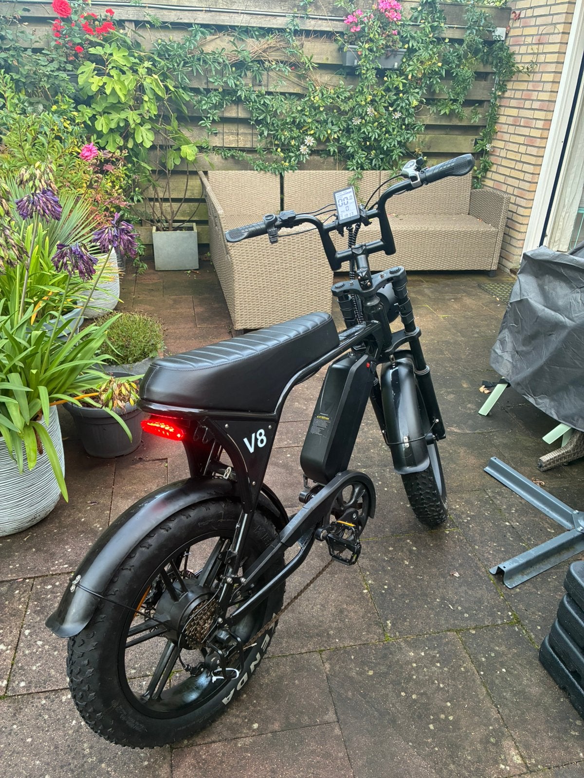 Foto 4 van Gebruikte OUXI  V8 3.0 Fatbike - Zwart - Hydraulische Remmen