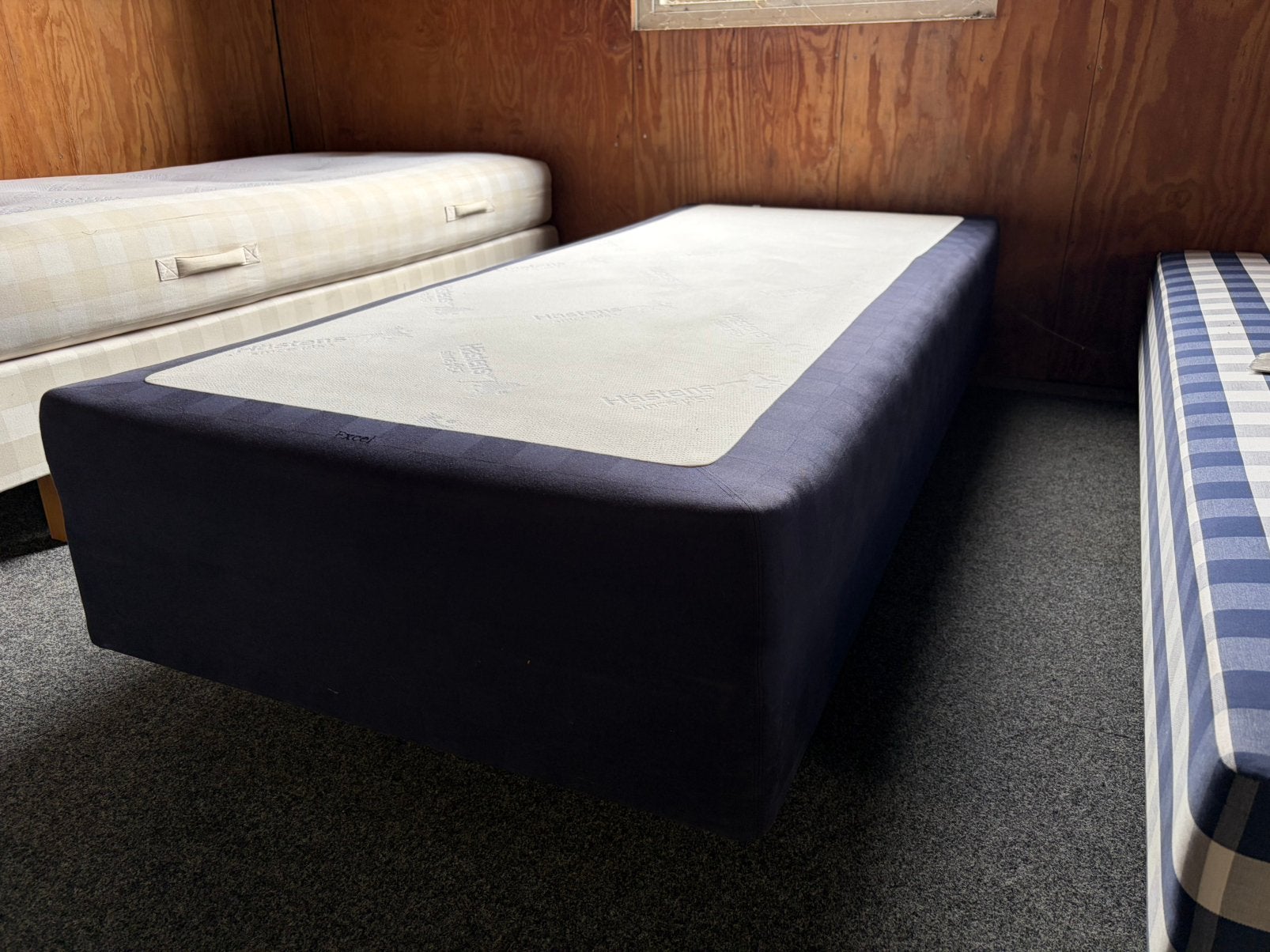 Hastens Excel medium | 90x210 unieke kleur, 210 cm, Tweepersoons, Ophalen of Verzenden, Zo goed als nieuw
