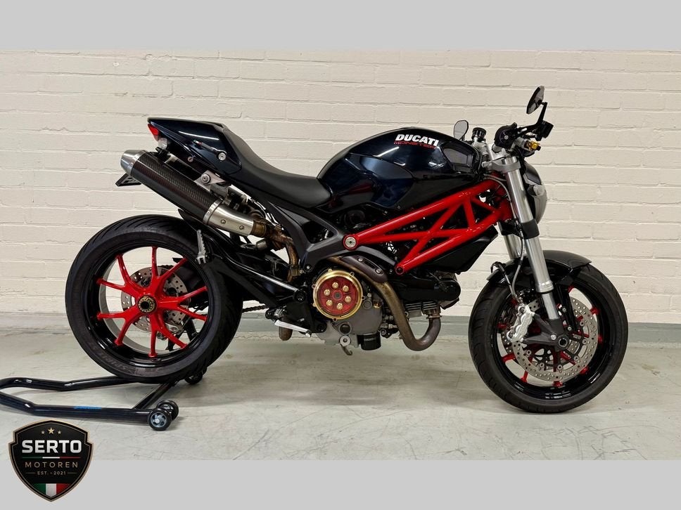 DUCATI M 1100 (bj 2010), Motoren, DUCATI, 2 cilinders, 1079 cc, Motorrijbewijs A