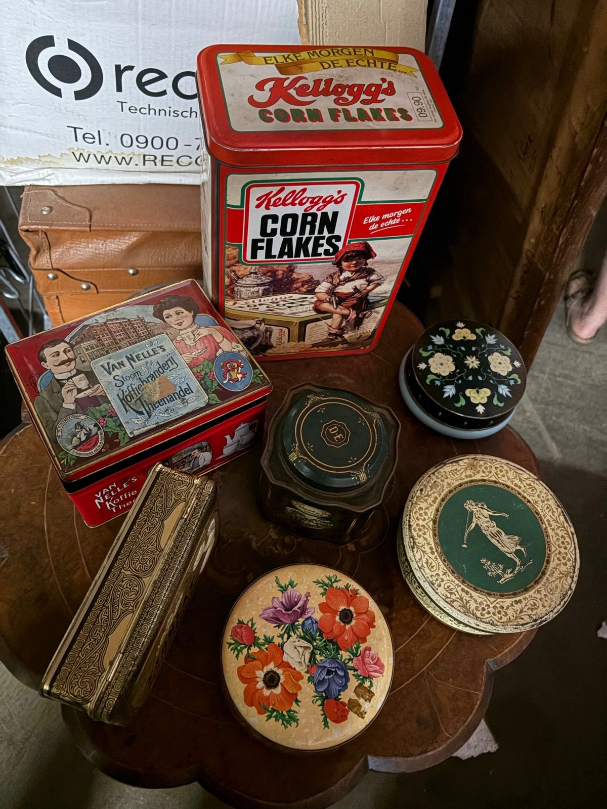 Set van diverse antieke blikken - Kellogg's, Van Nelle, Pick, Ophalen, Gebruikt, Koek(jes), Douwe Egberts