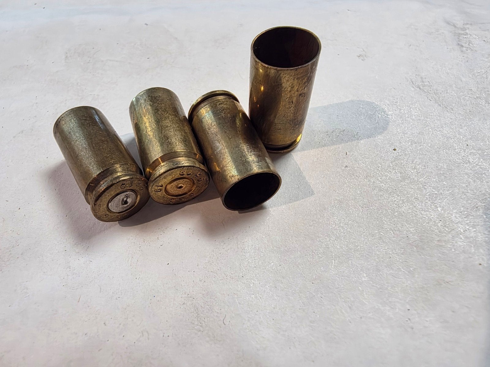 4 lege 9mm hulzen (S&B, Magtech) - Decoratie/Reenactment, Ophalen of Verzenden