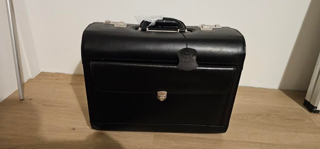 NIEUW! Luxe Echt Lederen Pilotenkoffer - 45cm - Zwart, Ophalen of Verzenden, Minder dan 35 cm, Nieuw, Slot