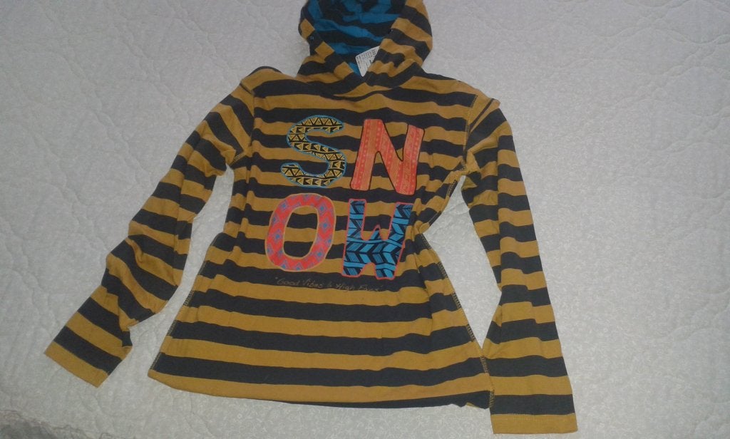 Shirt nieuw met capuchon 134/140, Ophalen of Verzenden, Nieuw, Jongen, Shirt of Longsleeve