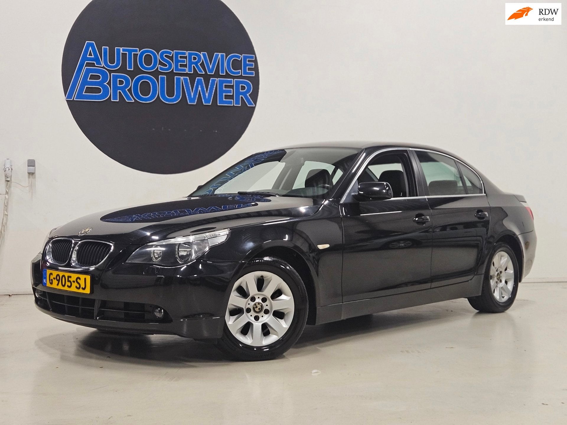 BMW 5-serie 530i Executive Automaat PDC BTW'r, Auto's, Achterwielaandrijving, Gebruikt, Zwart, 2000 kg