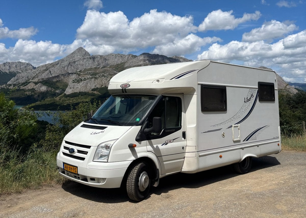 Instapklare LMC Liberty TI618 | APK mei ‘27 | 139.500 KM, Caravans en Kamperen, Campers, Afzuigkap, Ringverwarming, Ford, Particulier