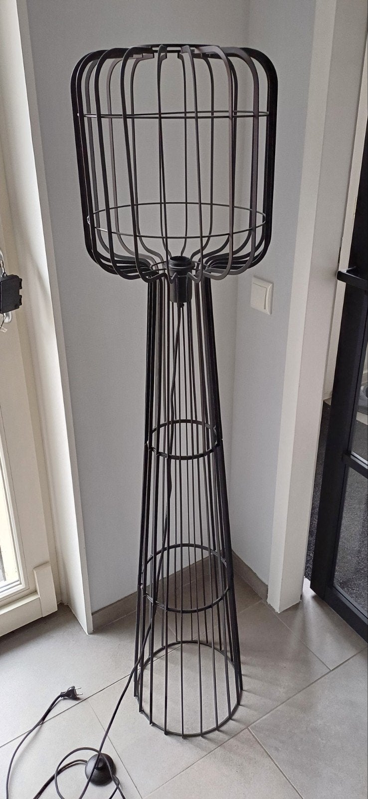 Prachtige moderne staande lamp (zwart)met dimmer, Huis en Inrichting, Lampen | Vloerlampen, Ophalen, 100 tot 150 cm, E27 (groot)