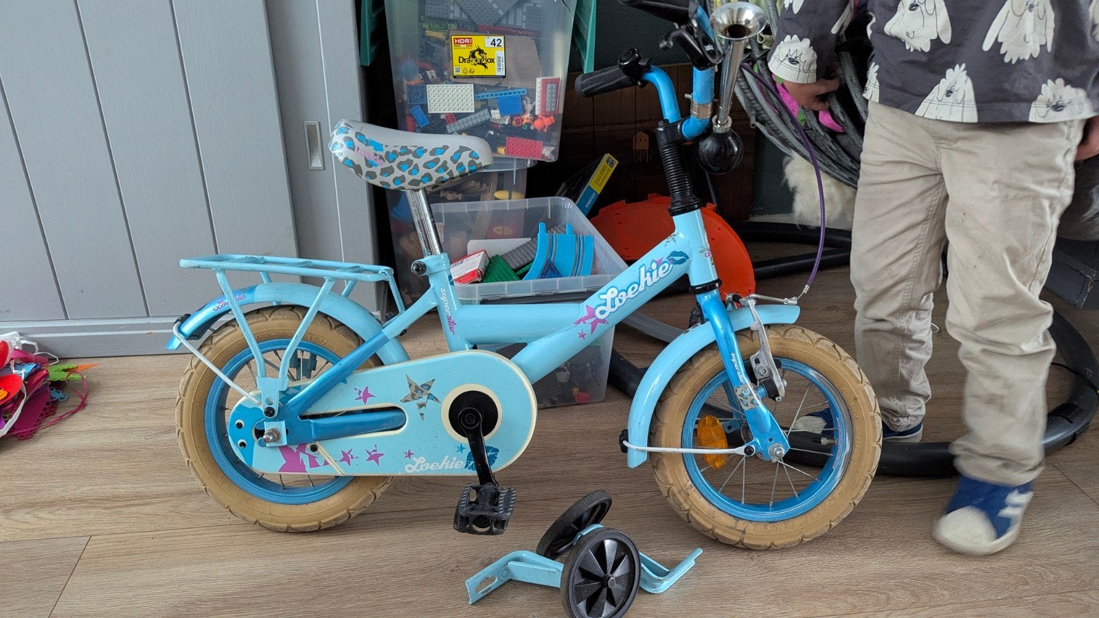 Loekie 12 inch kinderfiets met zijwieltjes - Jongen/Meisje, Ophalen, Zijwieltjes, Gebruikt, Velgrem