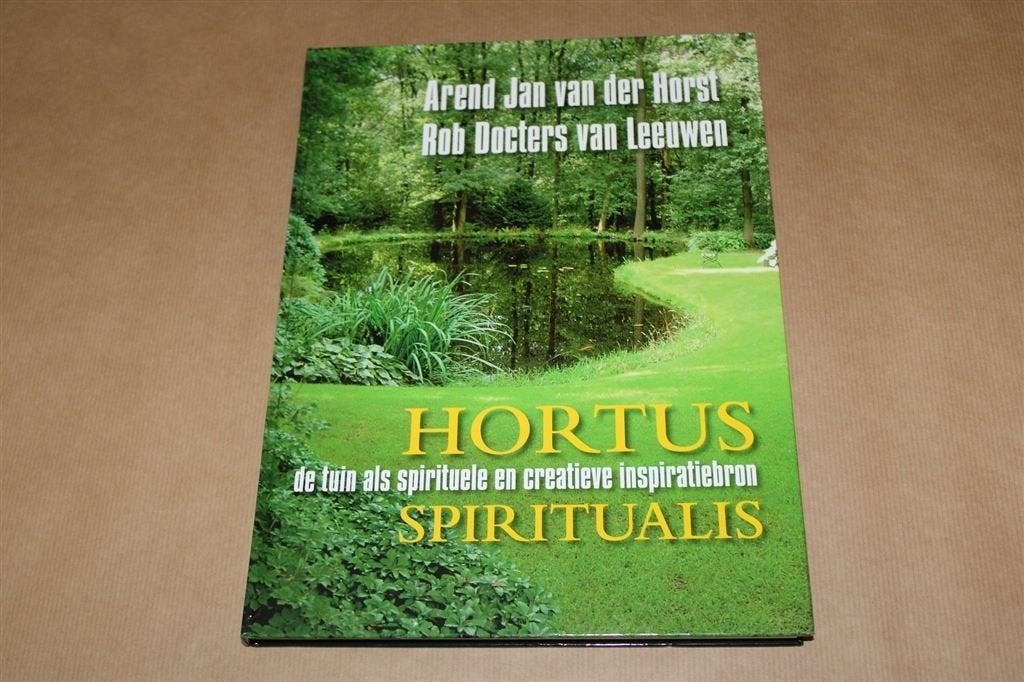 Hortus spiritualis. De tuin als spirituele inspiratiebron., Ophalen of Verzenden, Zo goed als nieuw, Tuinieren en Tuinplanten