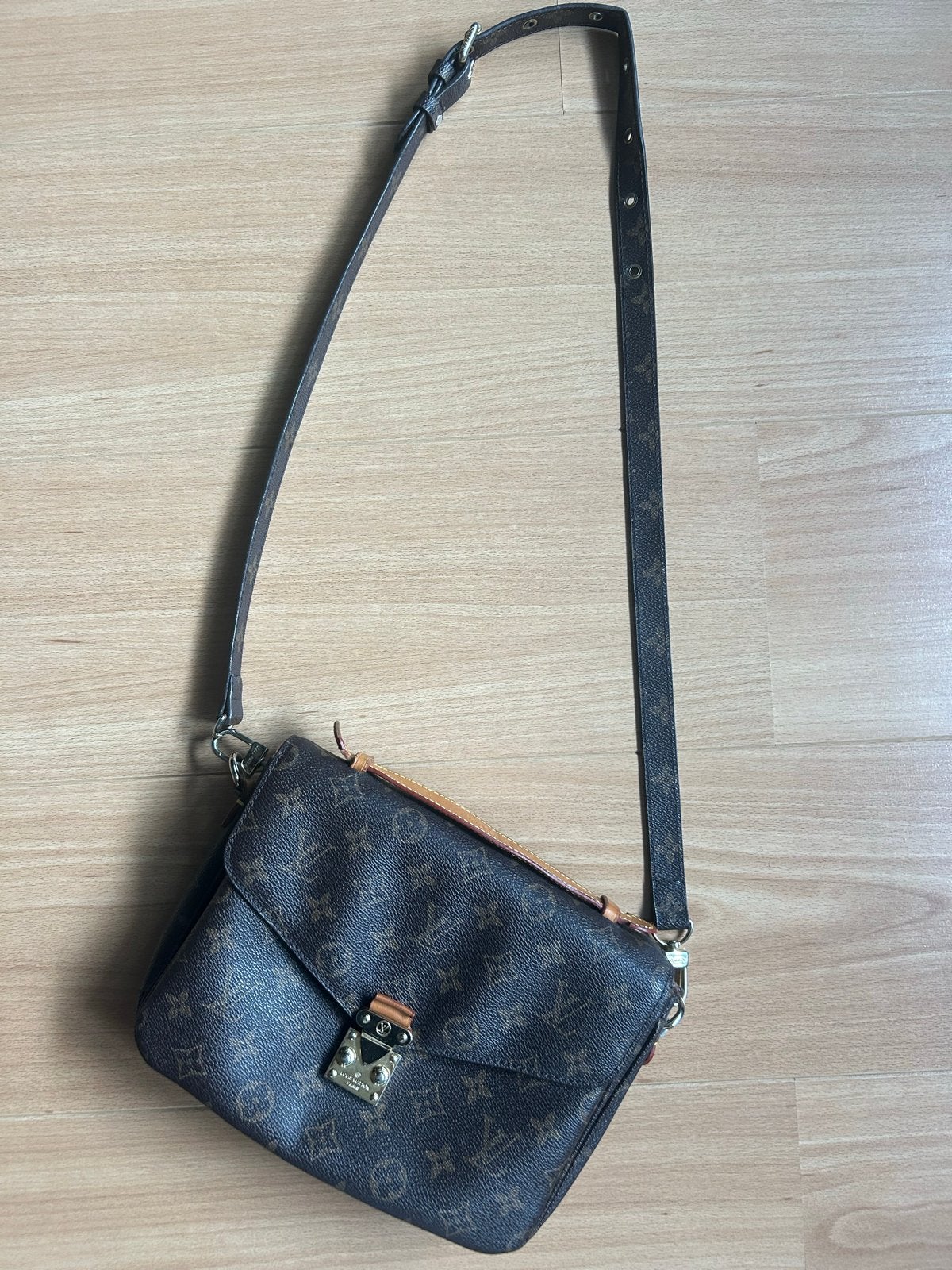 Louis Vuitton Pochette Metis Monogram Schoudertas, Sieraden, Tassen en Uiterlijk, Tassen | Damestassen, Ophalen, Gebruikt, Bruin
