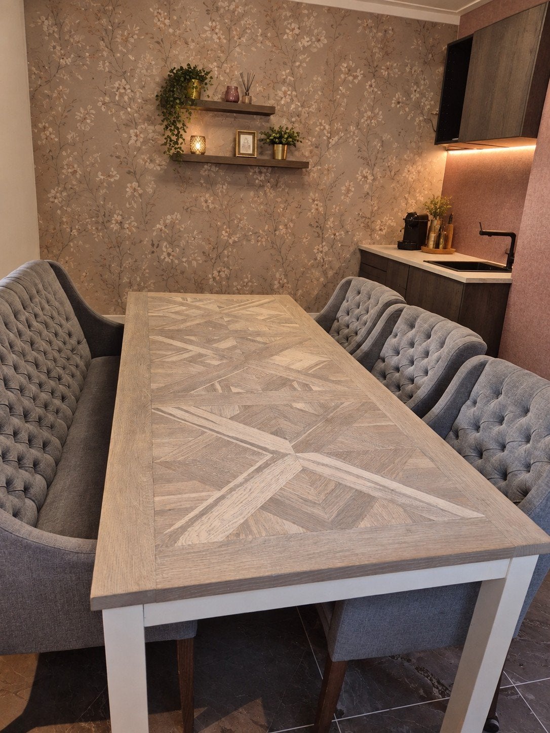 Tafel met 3 stoelen en eetbankje gecapitonneerd, Ophalen, Gebruikt