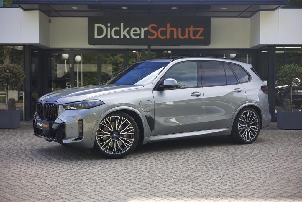 BMW X5 xDrive50e M Sport Pro SkyLounge | Massage | Trekhaak, Auto's, BMW, Gebruikt, 2395 kg, 489 pk, Hybride Elektrisch/Benzine