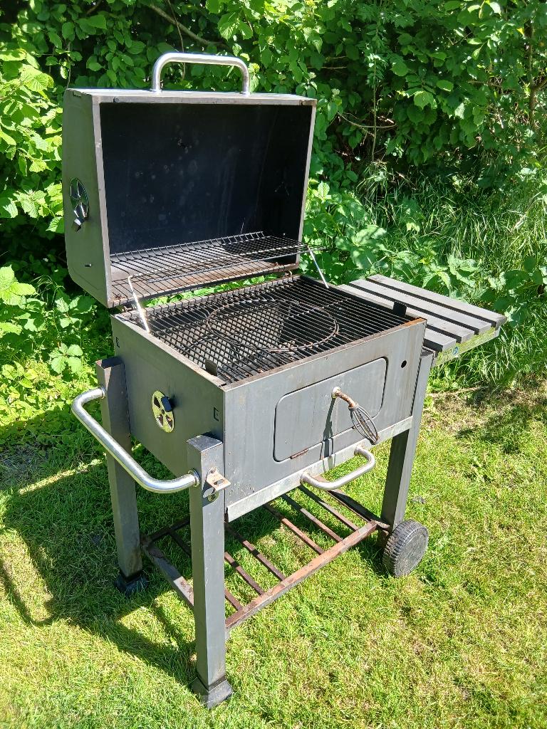 Barbeque, Tuin en Terras, Buitenkeukens, Ophalen, Zo goed als nieuw, Houtskool