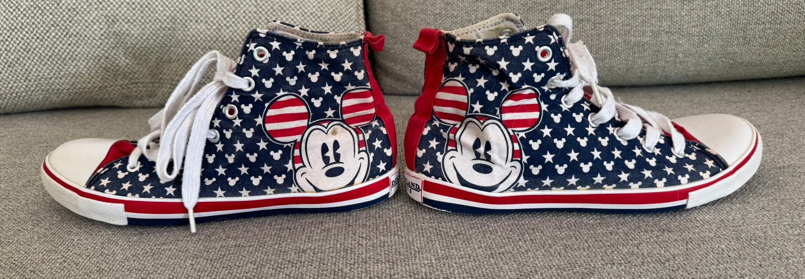 Schoenen Mickey Mouse, Verzenden, Zo goed als nieuw, Sneakers of Gympen