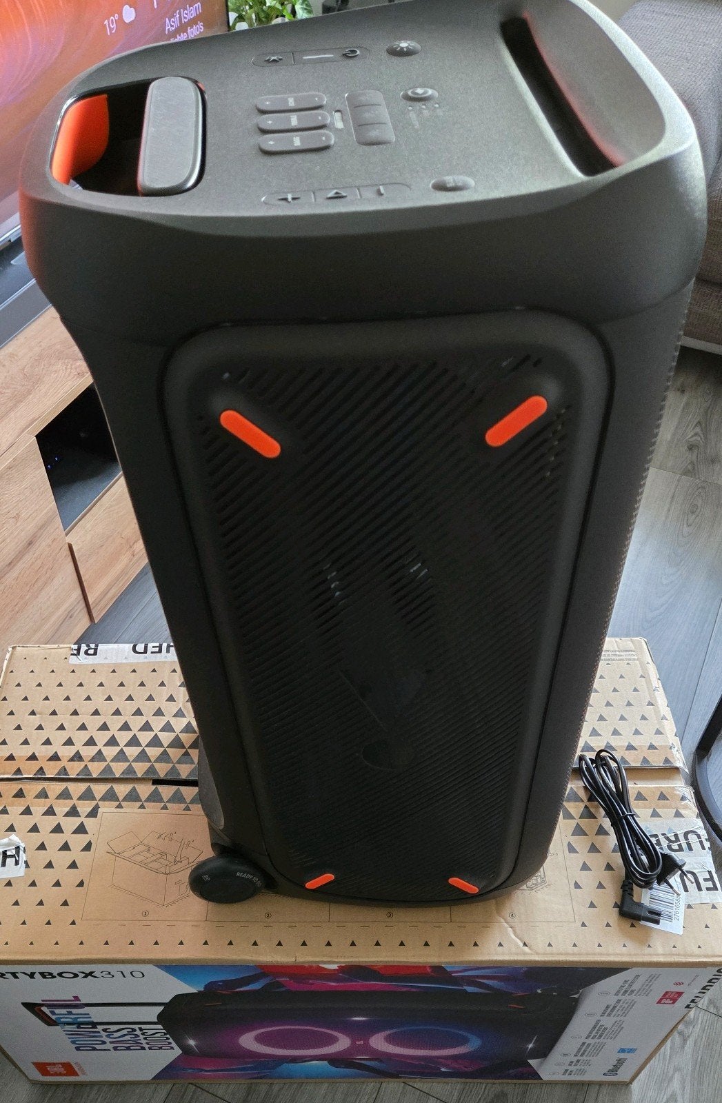 Foto 8 van jbl partybox 310 2 maand oud met factuur en garantie, nieuw