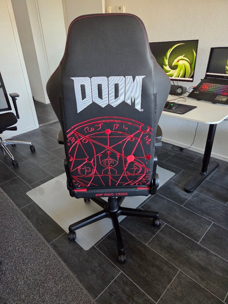 noblechairs HERO DOOM Edition Gaming Stoel