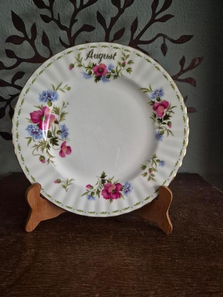 Royal Albert Flower of the month, Antiek en Kunst, Ophalen of Verzenden