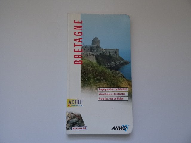 Bretagne ; anwb actief reisgids, Gelezen, Europa, Ophalen of Verzenden, Reisgids of -boek