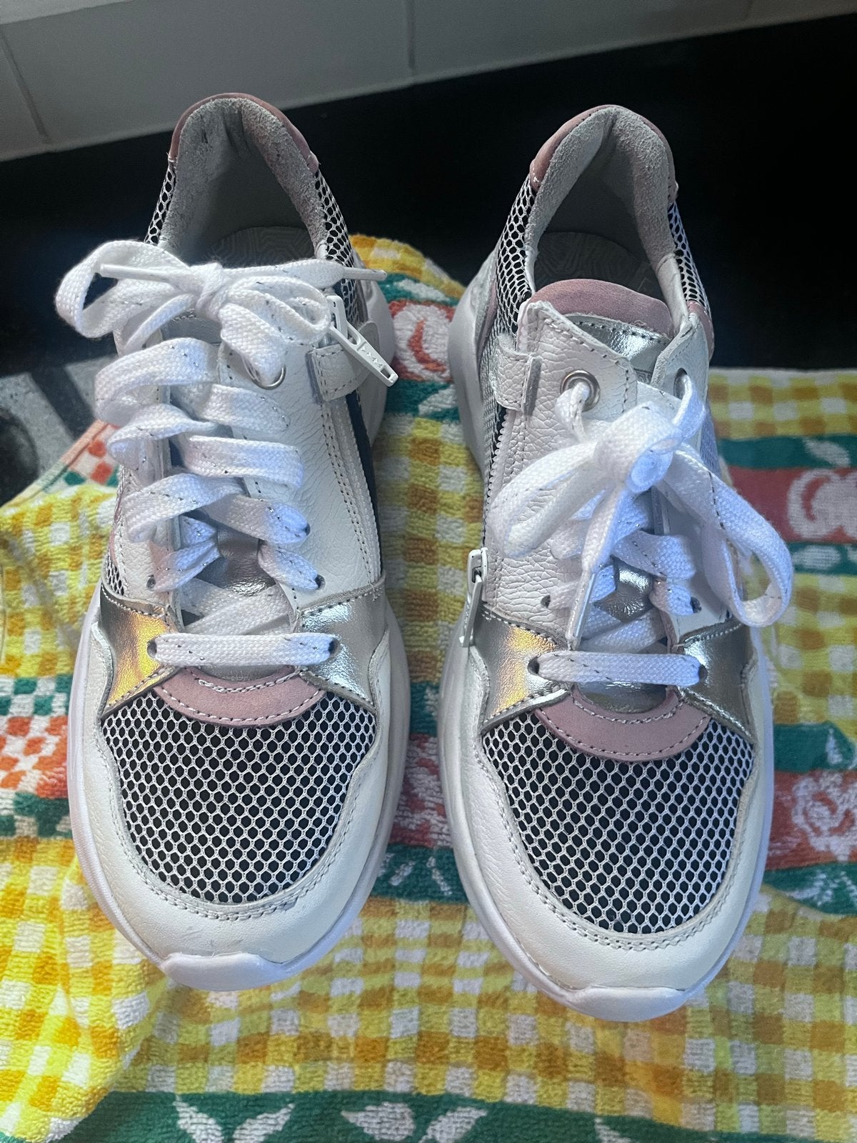 Twins sneakers maat 35 - Wit, roze en zilver - NIEUW, Kinderen en Baby's, Meisje, Schoenen, Nieuw, Ophalen of Verzenden
