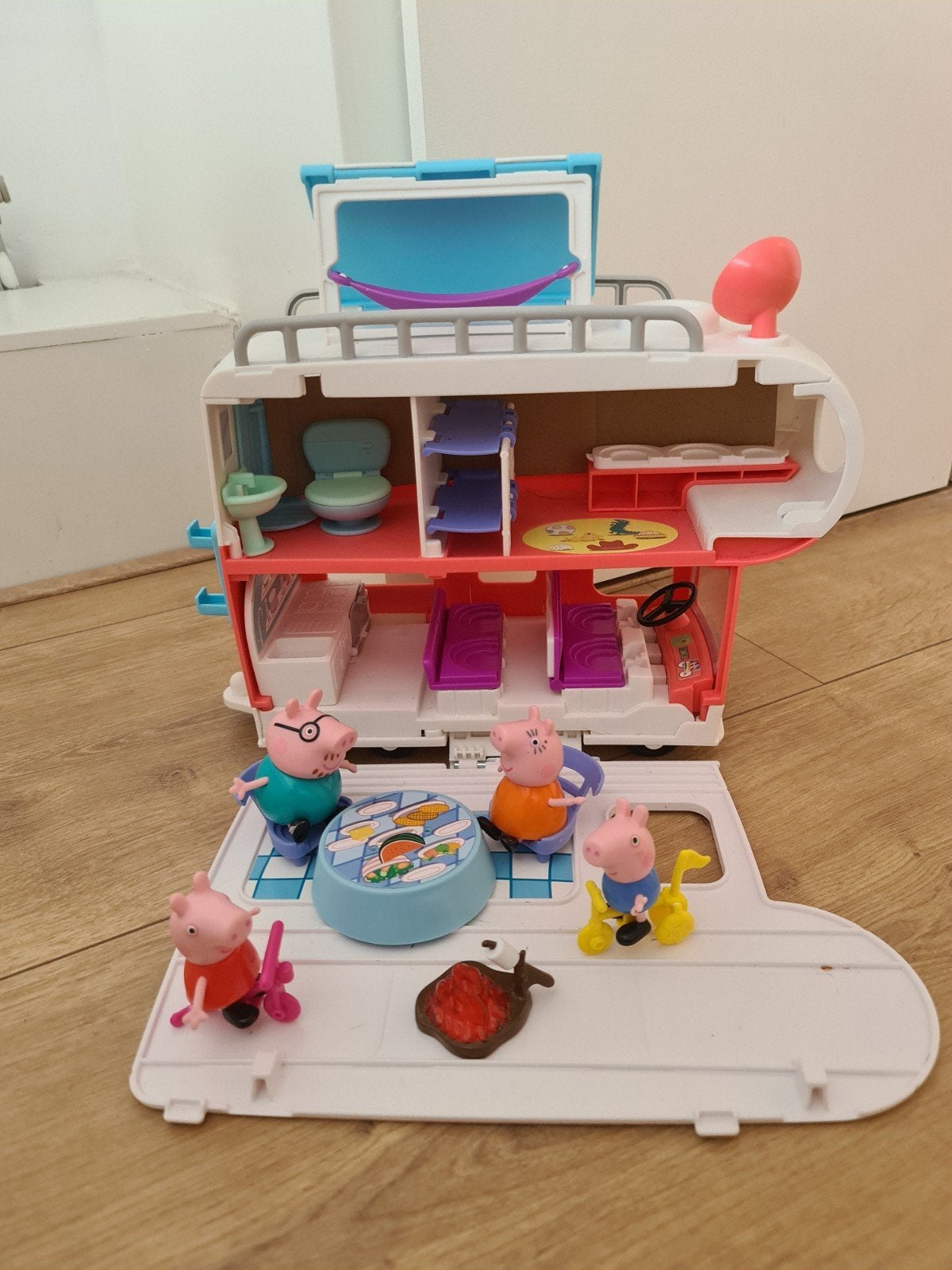 Peppa Pig Speelgoed Camper met Peppa en Familie, Kinderen en Baby's, Speelgoed | Speelgoedvoertuigen, Gebruikt, Ophalen
