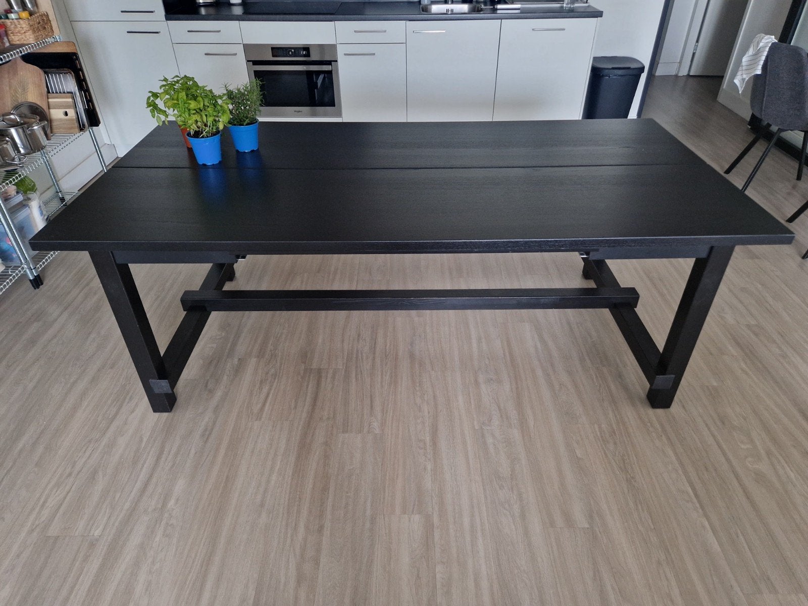 Black wood dining table, Ophalen, 50 – 75, 100 tot 150 cm, Eikenhout