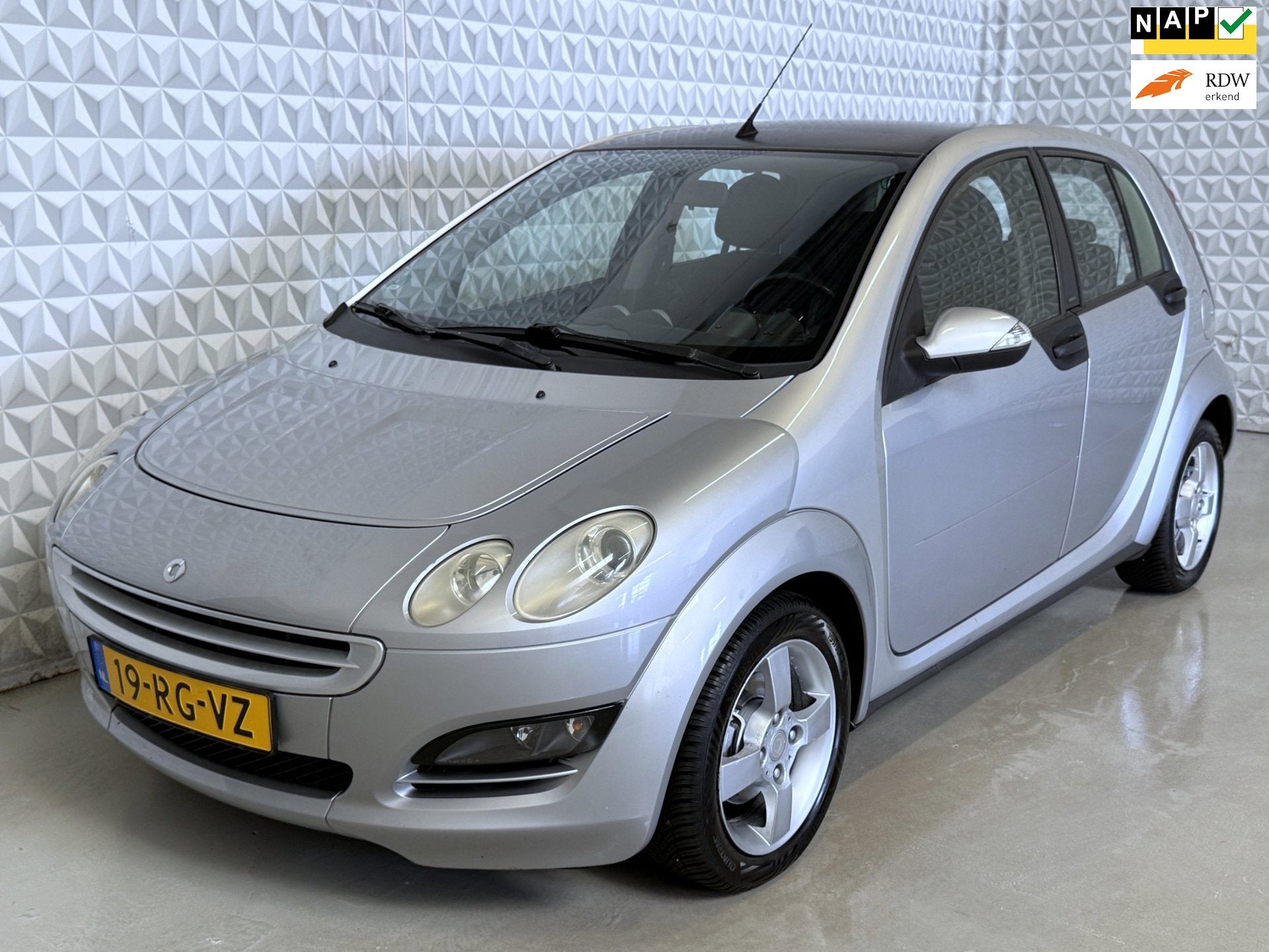 Smart Forfour 1.1 blackbasic Panoramadak Airconditioning, Auto's, Voorwielaandrijving, Stof, Elektrische ramen, Origineel Nederlands