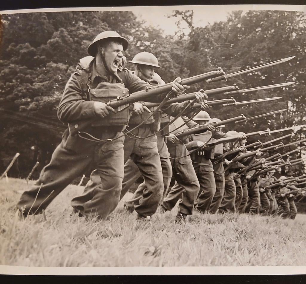 Britse Persfoto Worcester Regiment Wo2, Ophalen of Verzenden, Engeland, Embleem of Badge
