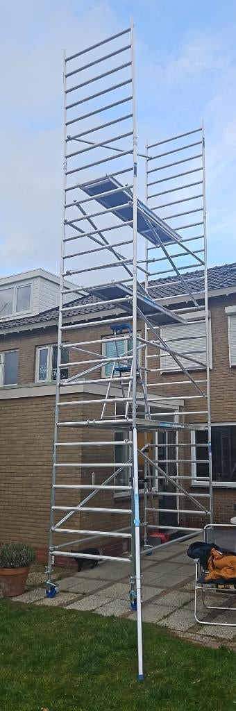 Rolsteiger te huur tot 10,20 meter hoogte 4 plateaus