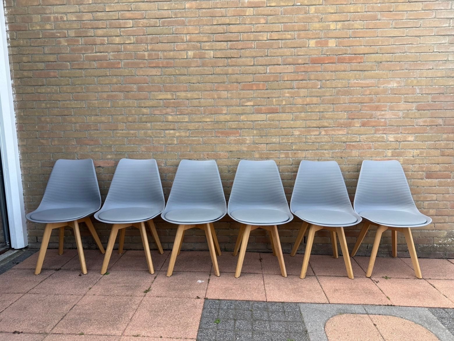 Set van 6 grijze Wehkamp stoelen, Ophalen, Kunststof, Zo goed als nieuw, Grijs