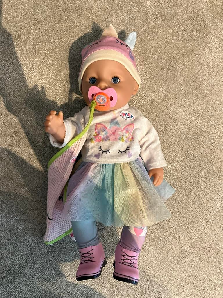 Baby Born eenhoorn pop met bruidsjurk en extra schoentjes, Ophalen of Verzenden, Gebruikt, Babypop