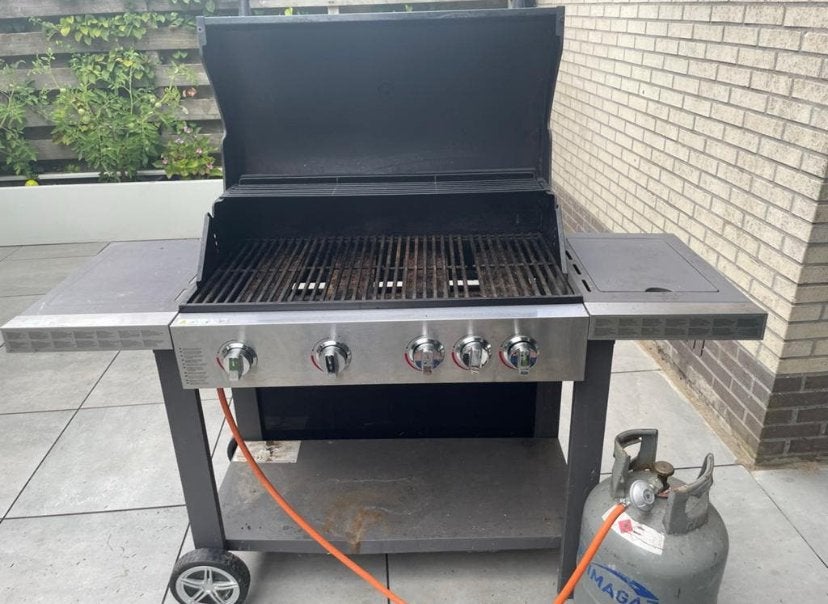 Jamie Oliver gasbarbecue met 4 branders en zijbrander, Ophalen of Verzenden, Gebruikt