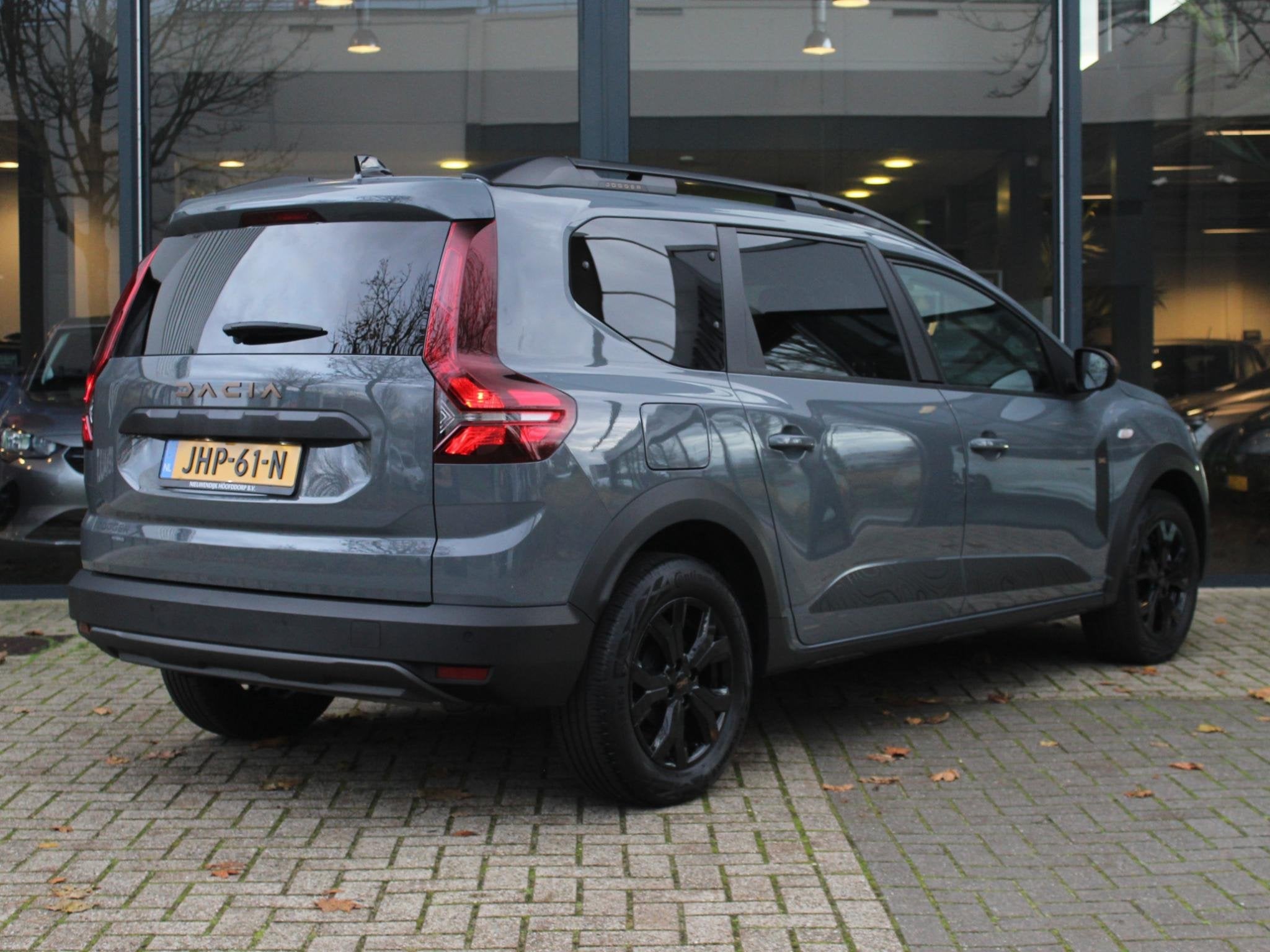 Dacia Jogger 1.6 Hybrid 140 Extreme 7p AUTOMAAT / 19.000KM!, Auto's, Dacia, Gebruikt, 4 cilinders, 7 stoelen, Origineel Nederlands