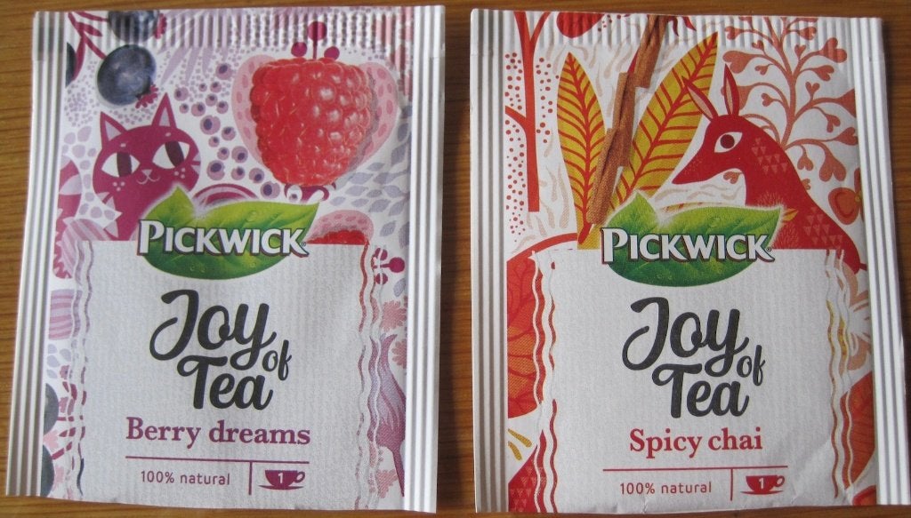Twee theezakjes van Pickwick joy of tea, Verzenden, Theezakje(s)