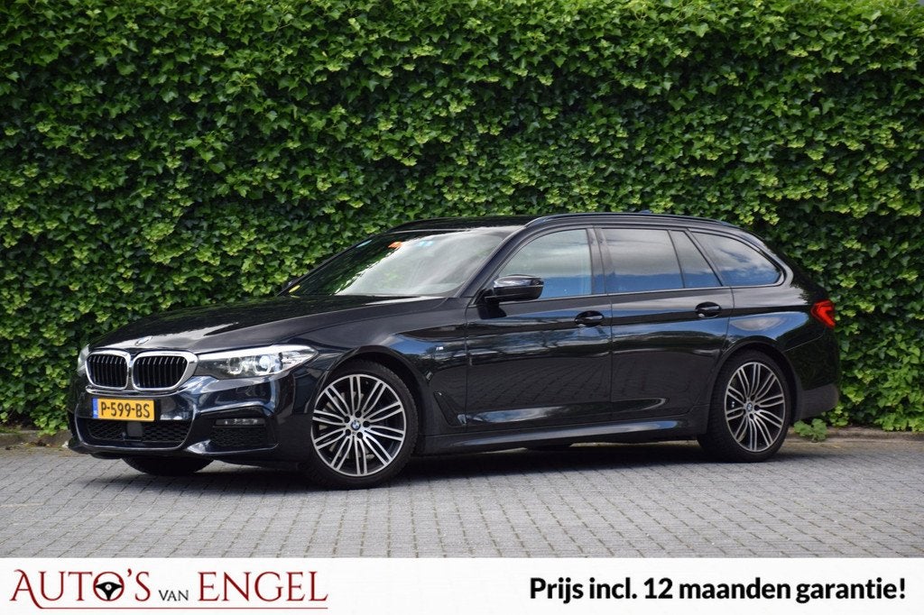 BMW 5-serie Touring 530D Touring M-Pakket/CarbonSchwarz/ACC/, Auto's, BMW, 12 maanden, Achterwielaandrijving, Gebruikt, Alcantara