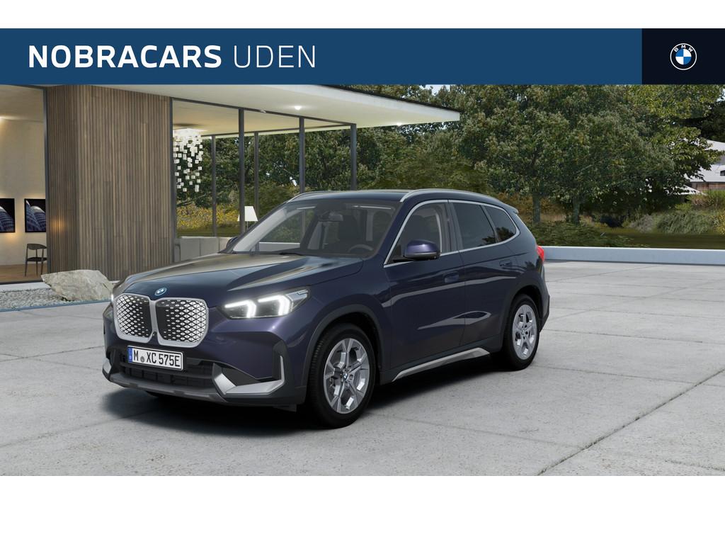 BMW iX1 eDrive20 Pure Edition / Adaptieve LED / Comfort Acce, Zwart, Blauw, Leder, Nieuw