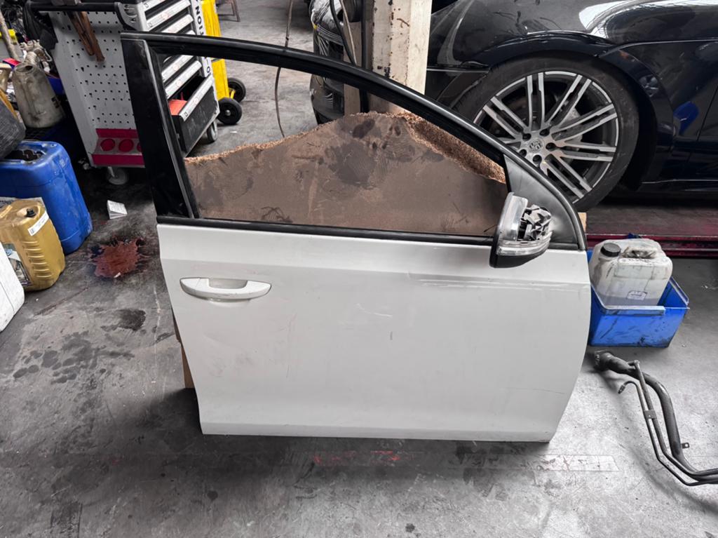 Volkswagen Golf 6 Deur - Wit (Gebruikt), Auto-onderdelen, Ophalen, Gebruikt, Volkswagen, Voor