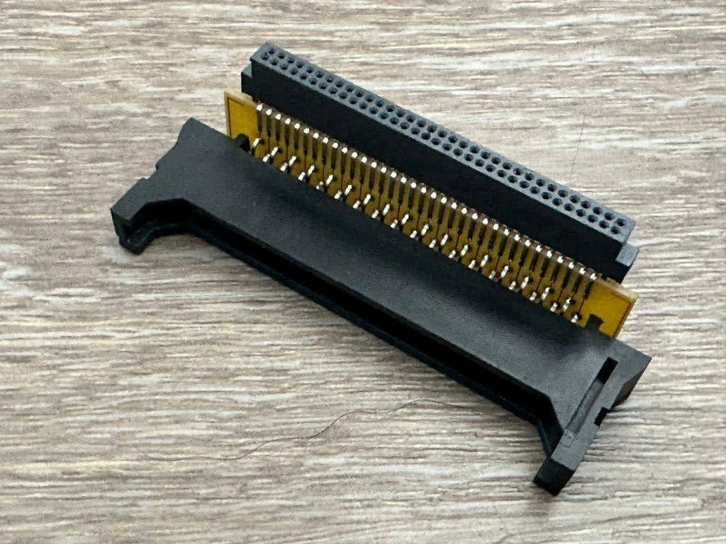 Amiga PCMCIA (90 graden) adapter, Computers en Software, Vintage Computers, Ophalen of Verzenden, Commodore Amiga