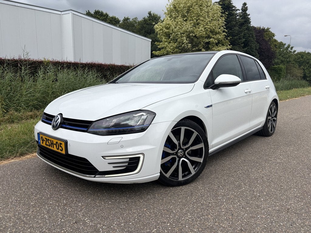 Volkswagen Golf 1.4 TSI GTE / AUTOMAAT / NAVI / SOH 80% / CR, Gebruikt, Euro 6, 4 cilinders, Wit