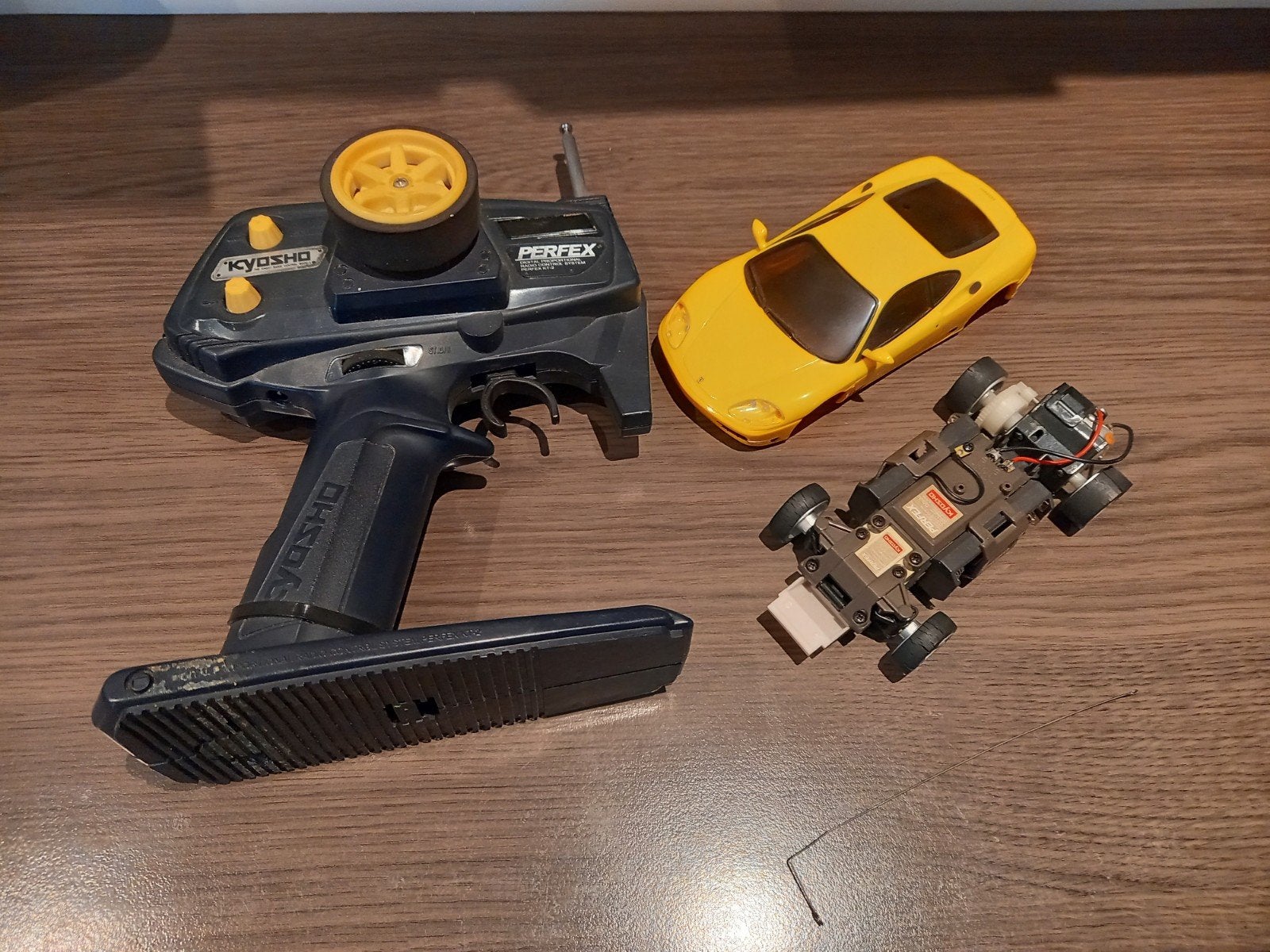 Kyosho Mini-Z MR-01 met Ferrari 360 Modena kap, Hobby en Vrije tijd, Elektro, Gebruikt, Ophalen of Verzenden, Auto onroad