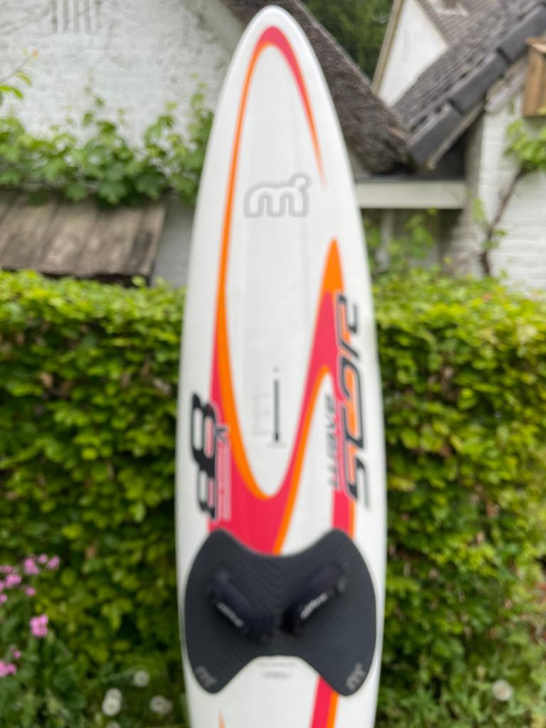 Mooi plankje voor erbij. 88 liter. Mistral score., Watersport en Boten, Ophalen, Met voetbanden, Gebruikt, Plank