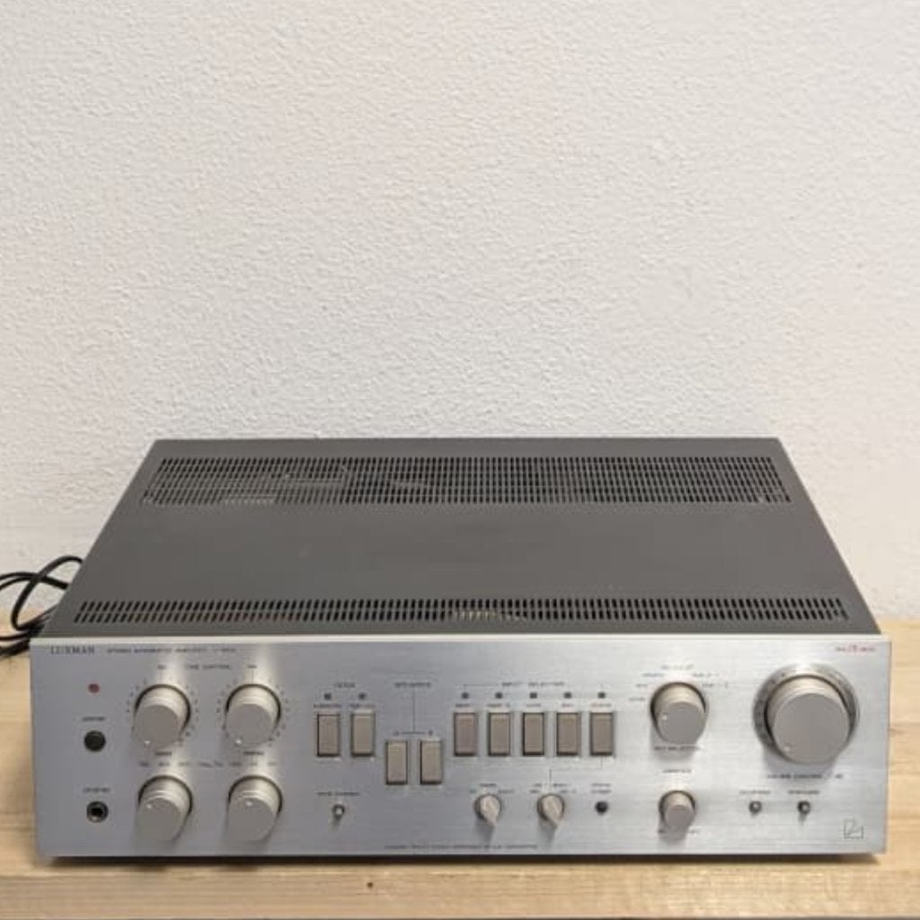Luxman L-120A Versterker Top Kwaliteit 80s - Nette staat, Luxman, Zo goed als nieuw, Support@luxman.com, Luxman Corporation
1-3-1 Shinyokohama, Kohoku-ku
Yokohama-shi, Kanagawa 222-0033
Japan