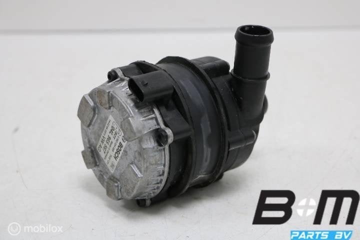 Extra waterpomp VW Golf 7 04L965567, Gebruikt